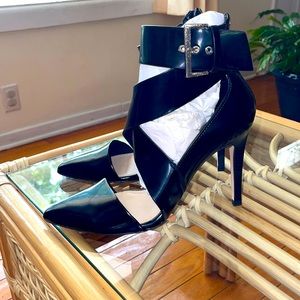 Zara Trafaluc line black strap heels with zipper